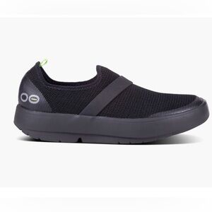 Women's OOFOS OOmg Low  - size 10